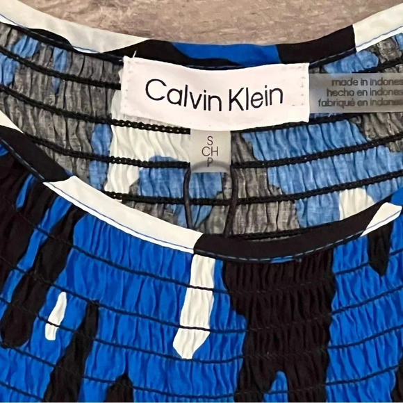 NWT Calvin Klein Smocked Yoke Abstract Print Tie Hem Top - Picture 5 of 9